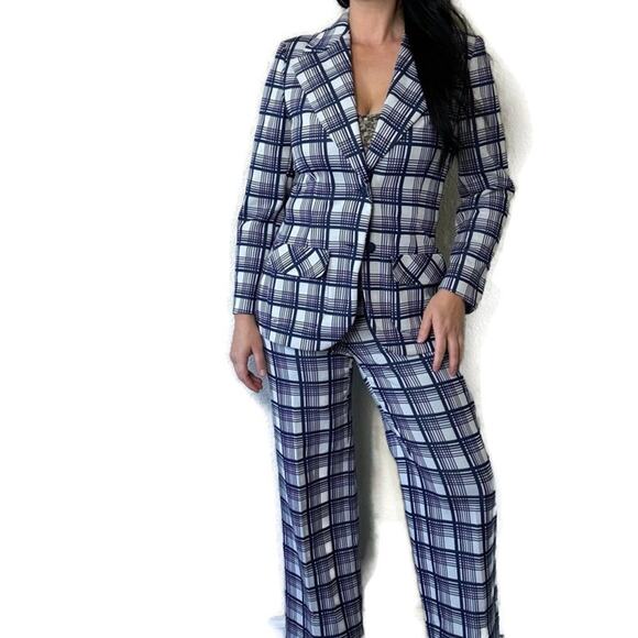 Vintage 1970s Blue & White Plaid Leisure Polyester Suit Size 12 - Picture 1 of 8